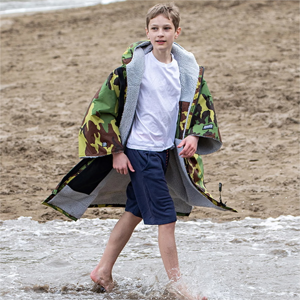 2026 Dryrobe Junior Advance Kortærmet Omklædningskåbe V3KSS  Camo / Grey